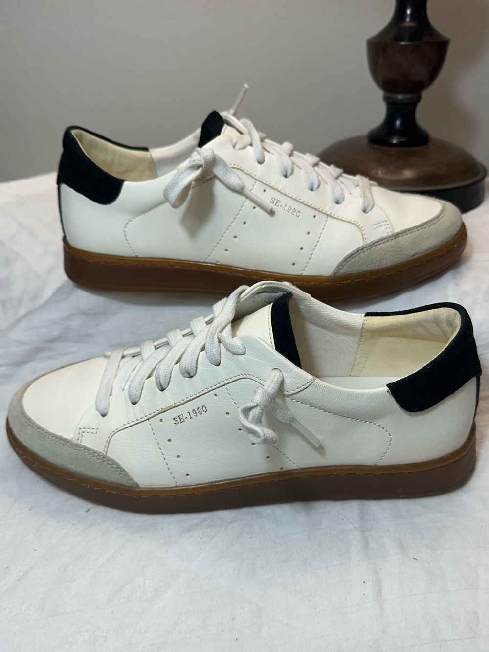 Like New Sam Edelman Josi leather retro sneakers size 8 black white tan low